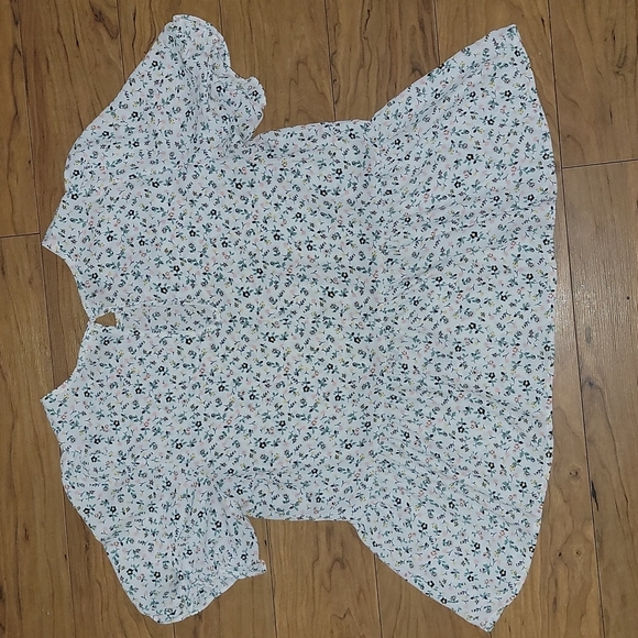 Tshirt - Picture 2 of 3